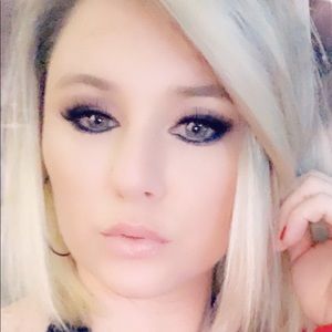 Meet your Posher, Danyelle